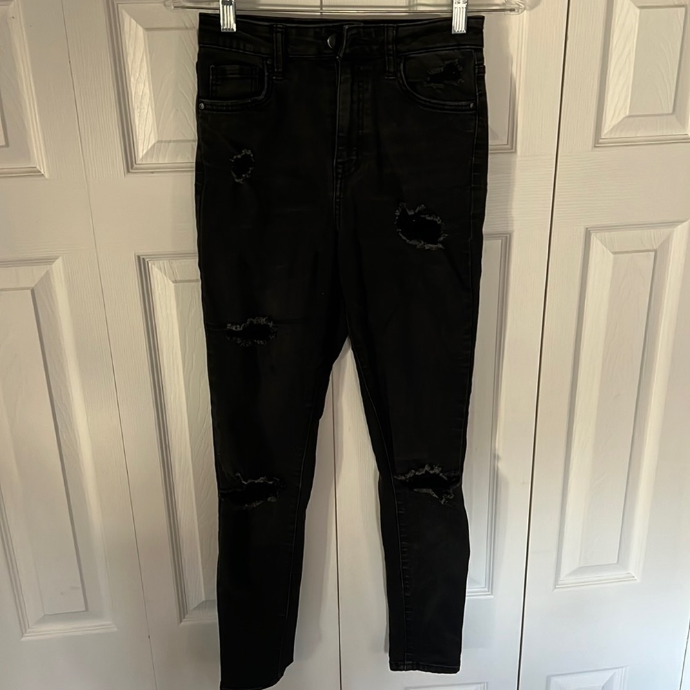 Black, ripped skinny jeans